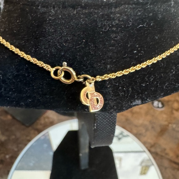 Christian Dior vintage gold pearl drop necklace. - Picture 4 of 5